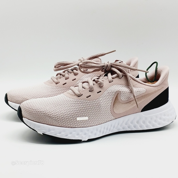 Nike Shoes - Nike Revolution 5 Streetwear/Running  Shoes Size 8.5 for Women